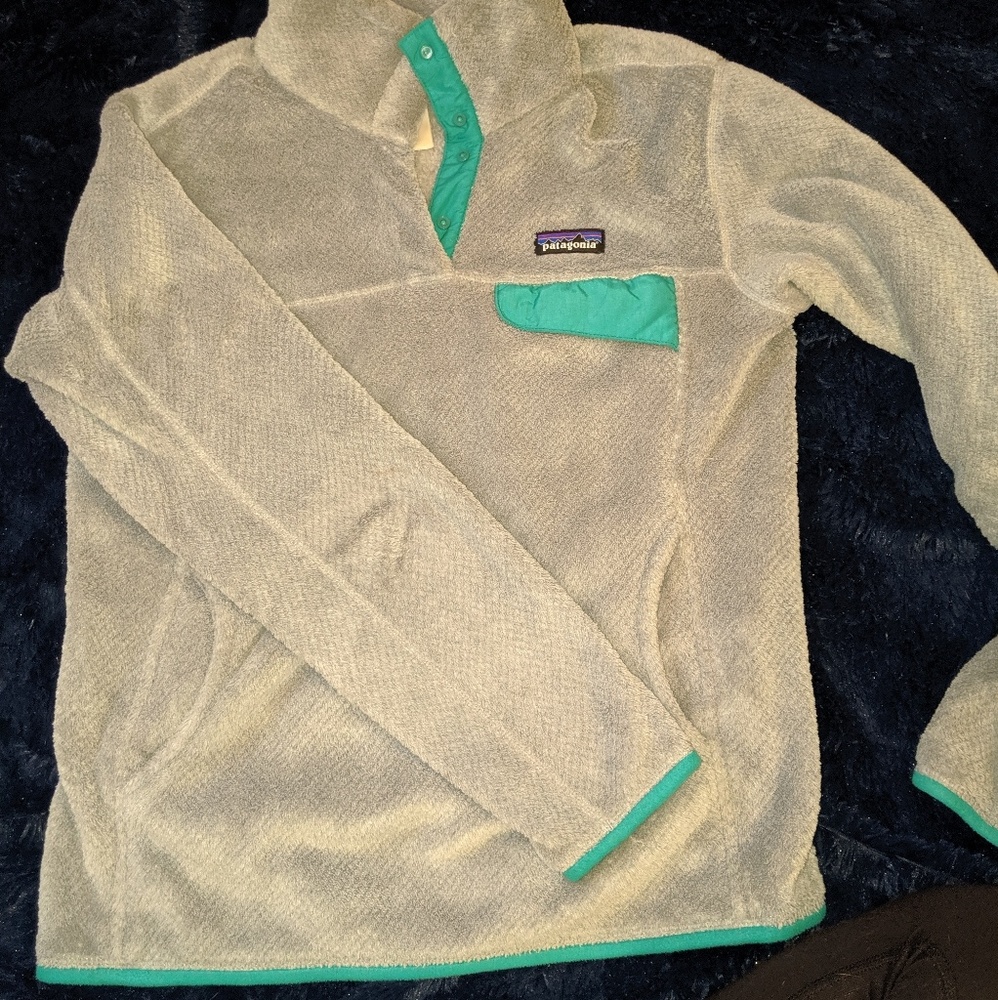 SOLD Patagonia re tool snap pullover